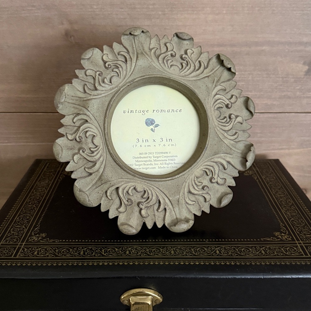 Vintage-Inspired Photo Frame